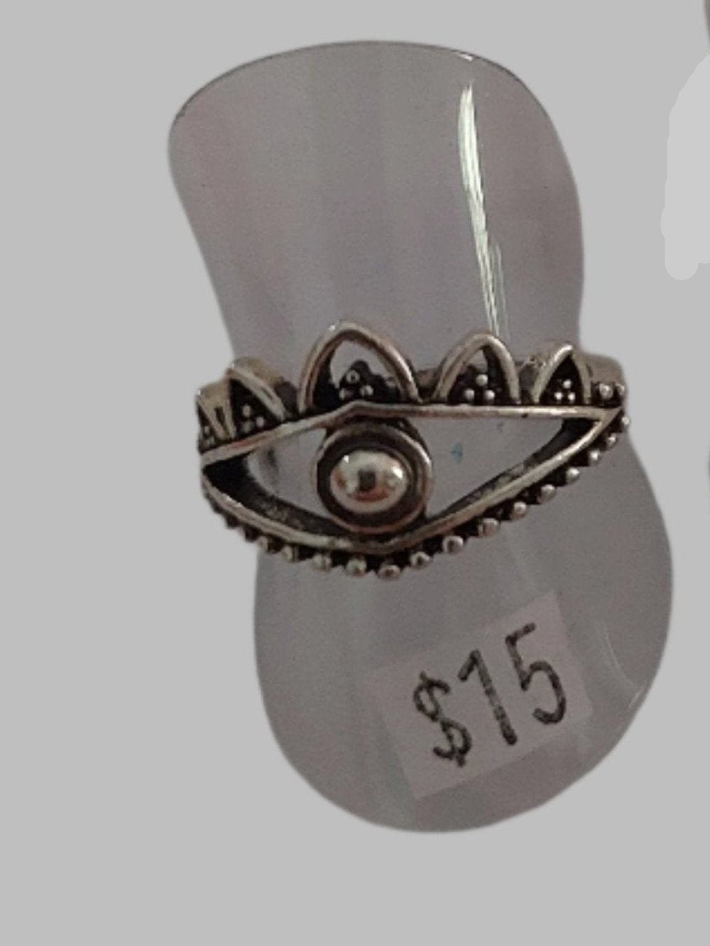 Eye Sliver Metal Ring
